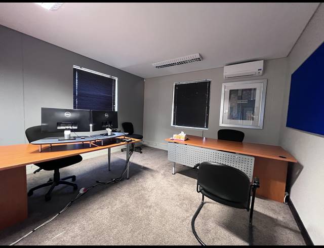 147M² OFFICE TO LET IN KENILWORTH
